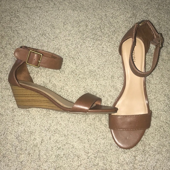 Shoes for any occasion - Picture 2 of 4